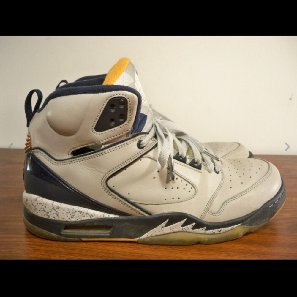 Nike Air Jordan 364806 Men 10 Sneakers Kicks Shoes